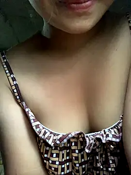 Snapshot of Embe-xinh18 chatting on October 24, 6:54 am Embe-xinh18 online show from October 24, 6:54 am