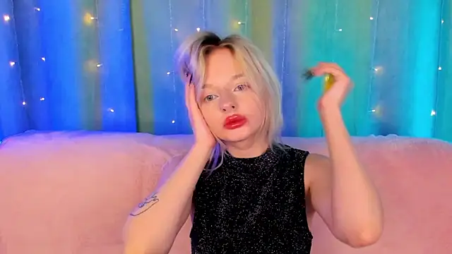 Snapshot of AlessaKiss chatting on April 24, 1:52 am AlessaKiss online show from April 24, 1:52 am