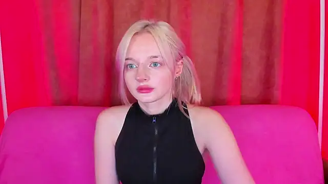 Snapshot of AlessaKiss chatting on May 9, 1:55 am AlessaKiss online show from May 9, 1:55 am