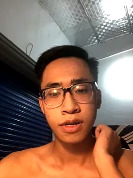 liamhn2k4 online show from October 17, 2:08 pm