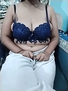 Lust QueenDeepti online show from May 17, 7:43 pm