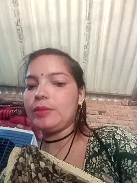 Snapshot of M-MAYA chatting on November 15, 8:22 am M-MAYA online show from November 15, 8:22 am