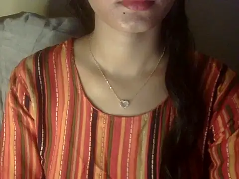 Snapshot of Shezi_N chatting on April 13, 1:05 pm Shezi N online show from April 13, 1:05 pm