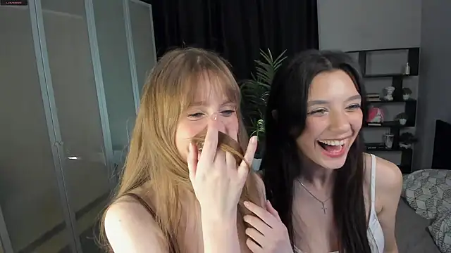 Snapshot of DemetraSadahiro chatting on November 18, 12:20 pm DemetraSadahiro online show from November 18, 12:20 pm