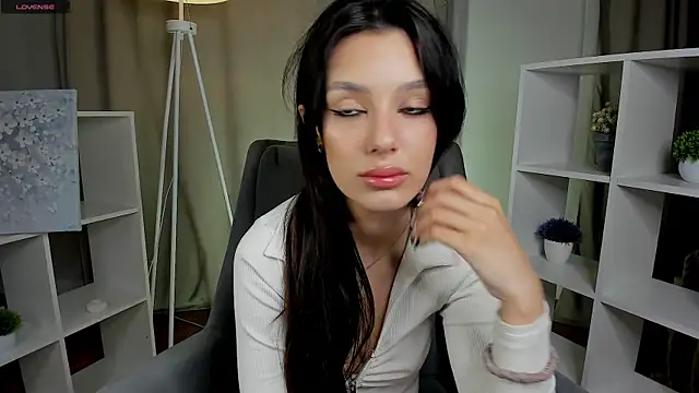 Snapshot of DemetraSadahiro chatting on December 21, 7:48 am DemetraSadahiro online show from December 21, 7:48 am