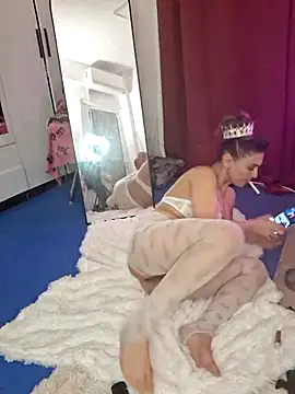 Your Desires07 online show from February 5, 8:35 pm