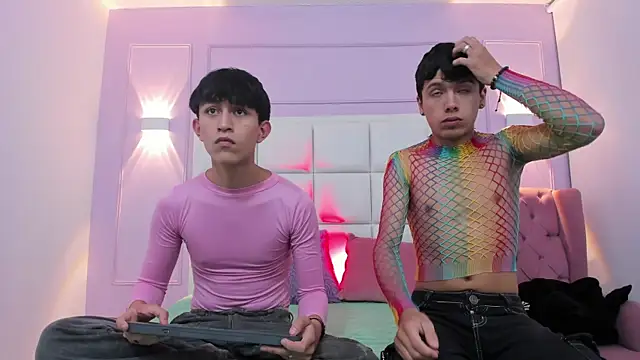 hoot booys  online show from October 28, 8:33 pm