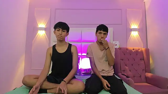 hoot booys  online show from October 30, 11:16 pm