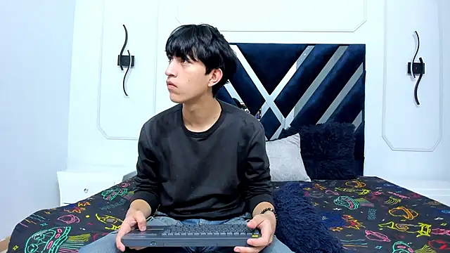 hoot booys  online show from November 29, 8:01 pm