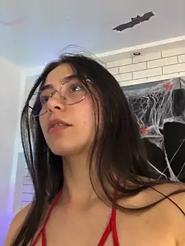 Snapshot of Madison_Grey_ chatting on October 31, 6:20 pm Madison Grey  online show from October 31, 6:20 pm