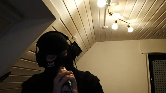 Snapshot of Symph0ny_0f_Gh0sts chatting on November 9, 7:56 pm Symph0ny 0f Gh0sts online show from November 9, 7:56 pm