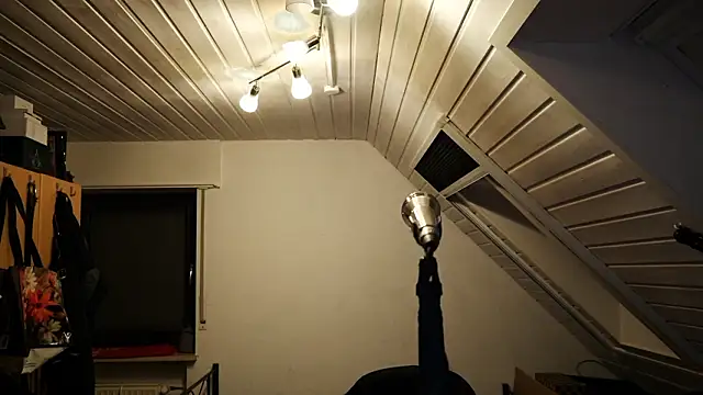 Snapshot of Symph0ny_0f_Gh0sts chatting on February 7, 6:11 pm Symph0ny 0f Gh0sts online show from February 7, 6:11 pm