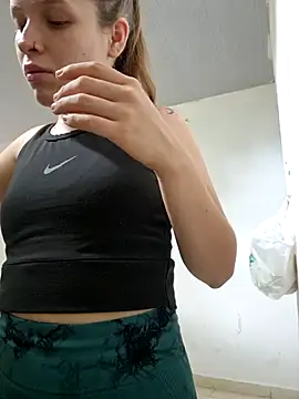 Snapshot of bambiluly chatting on November 4, 5:23 pm bambiluly online show from November 4, 5:23 pm