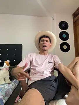 Snapshot of gsusss_feet chatting on October 22, 6:51 pm gsusss feet online show from October 22, 6:51 pm