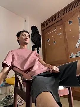 Snapshot of gsusss_feet chatting on November 6, 6:31 pm gsusss feet online show from November 6, 6:31 pm