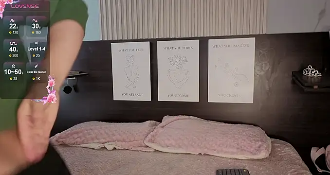 Snapshot of miaa_as_ chatting on January 7, 1:24 pm miaa as online show from January 7, 1:24 pm