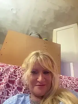 Bornbutiful online show from March 15, 1:00 am