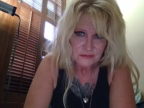 Bornbutiful online show from March 16, 10:25 pm