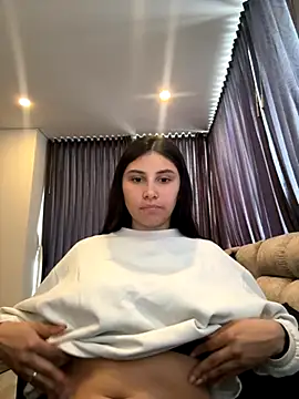 Snapshot of RollinGirl_ chatting on October 21, 3:46 pm RollinGirl online show from October 21, 3:46 pm