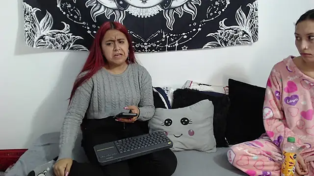 emily n abby online show from December 1, 12:32 pm