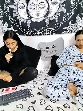 emily n abby online show from May 19, 1:39 pm