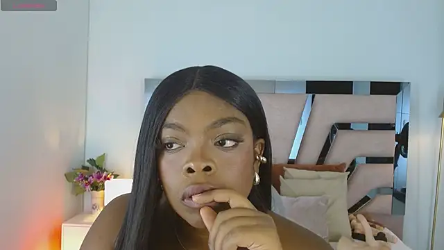 Snapshot of Maiacharris_ chatting on December 17, 7:31 pm Maiacharris online show from December 17, 7:31 pm