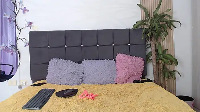 sharon ivanna12 online show from November 10, 7:02 pm