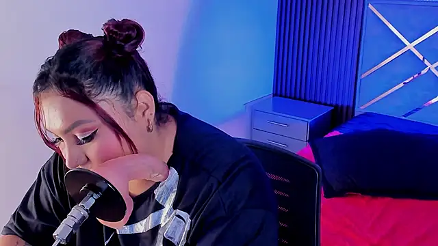 Halleyrosse online show from November 13, 4:11 am