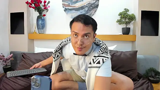 JohnBelRose online show from November 29, 8:01 pm