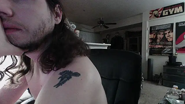 biggerisbetter12 online show from March 5, 3:35 am