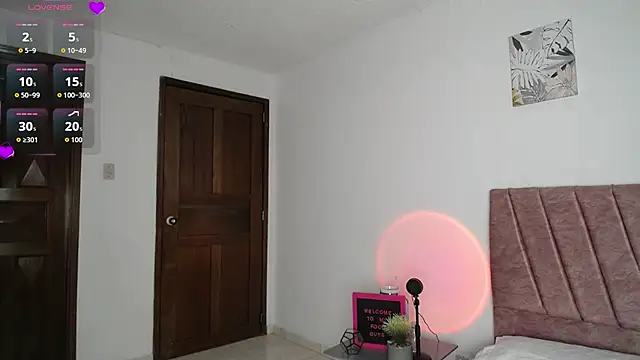 Snapshot of EmmaNova_ chatting on October 30, 4:19 pm EmmaNova  online show from October 30, 4:19 pm