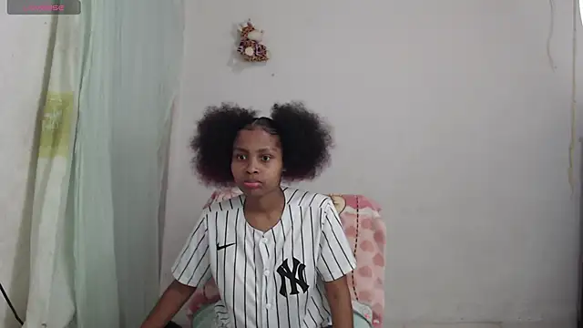 Snapshot of kataleya2021 chatting on October 19, 12:33 am kataleya2021 online show from October 19, 12:33 am