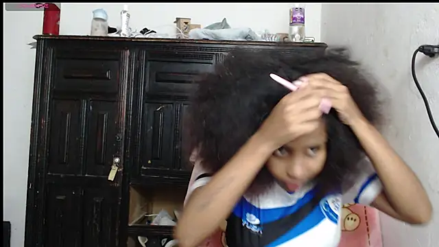 Snapshot of kataleya2021 chatting on October 30, 10:43 pm kataleya2021 online show from October 30, 10:43 pm