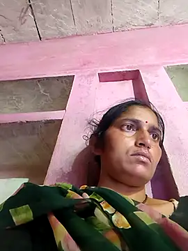 Snapshot of Pooja_shre chatting on April 7, 1:50 am Pooja shre online show from April 7, 1:50 am