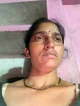 Snapshot of Pooja_shre chatting on April 7, 1:55 pm Pooja shre online show from April 7, 1:55 pm