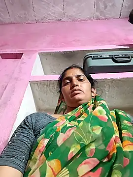 Snapshot of Pooja_shre chatting on April 14, 5:13 am Pooja shre online show from April 14, 5:13 am