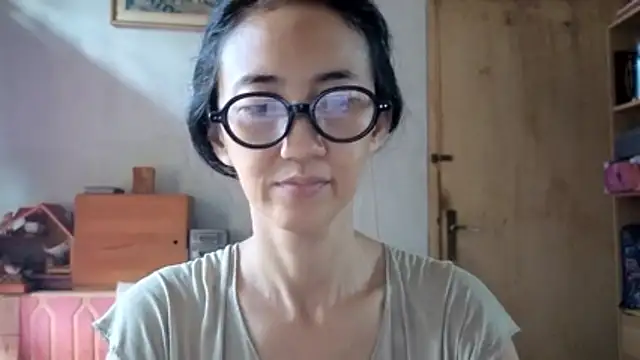 princessD077 online show from May 2, 11:32 pm