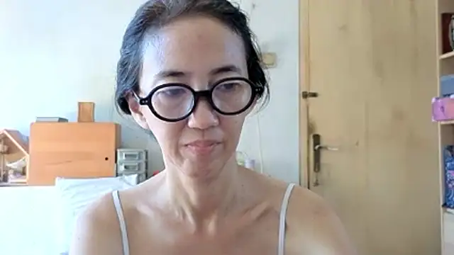 princessD077 online show from May 8, 3:01 am