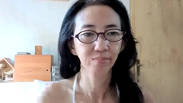 princessD077 online show from May 9, 2:39 am