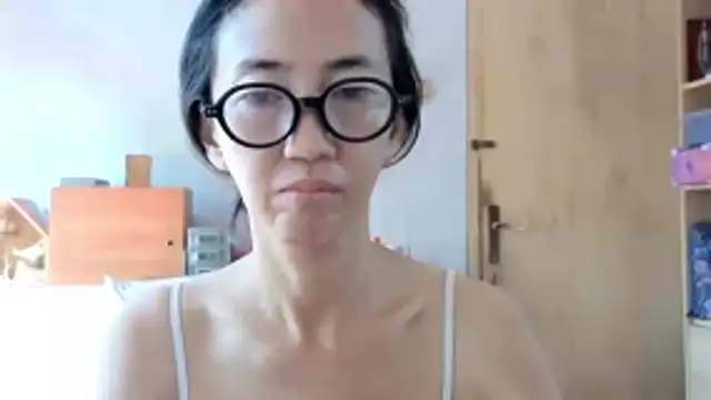 princessD077 online show from May 17, 2:09 am