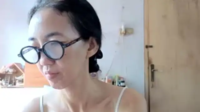 princessD077 online show from May 18, 2:51 am