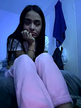 Snapshot of sexywiffeee chatting on October 25, 6:54 am sexywiffeee online show from October 25, 6:54 am