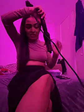 Snapshot of sexywiffeee chatting on October 26, 9:10 pm sexywiffeee online show from October 26, 9:10 pm