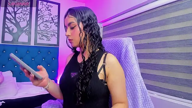 Snapshot of Queengp chatting on November 20, 7:46 pm Queengp online show from November 20, 7:46 pm