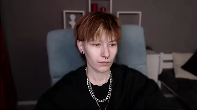 guitarandangell online show from February 19, 8:54 am