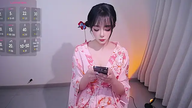 Kinadolly online show from May 12, 2:25 pm