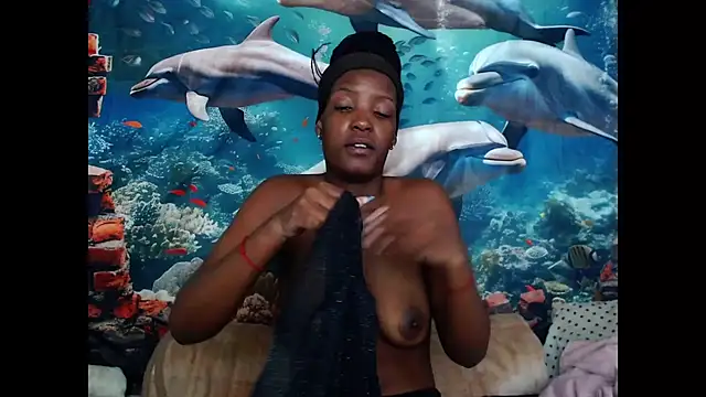 Snapshot of AfricanBarbiee69 chatting on April 15, 10:10 pm AfricanBarbiee69 online show from April 15, 10:10 pm