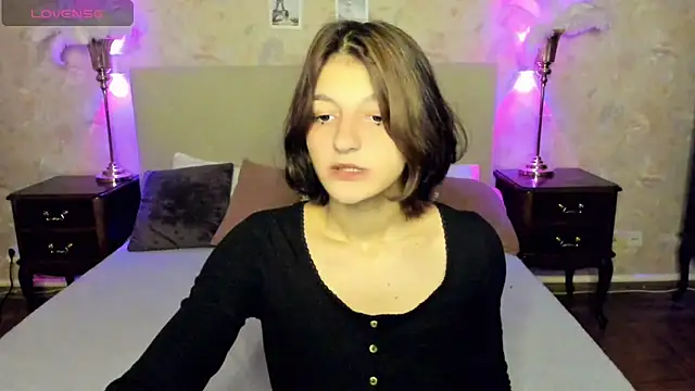 A Skyy online show from November 6, 8:43 pm