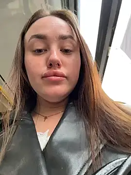 KiraSunshine online show from May 6, 2:51 am