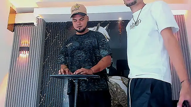 handsome boys22 online show from October 27, 12:20 pm